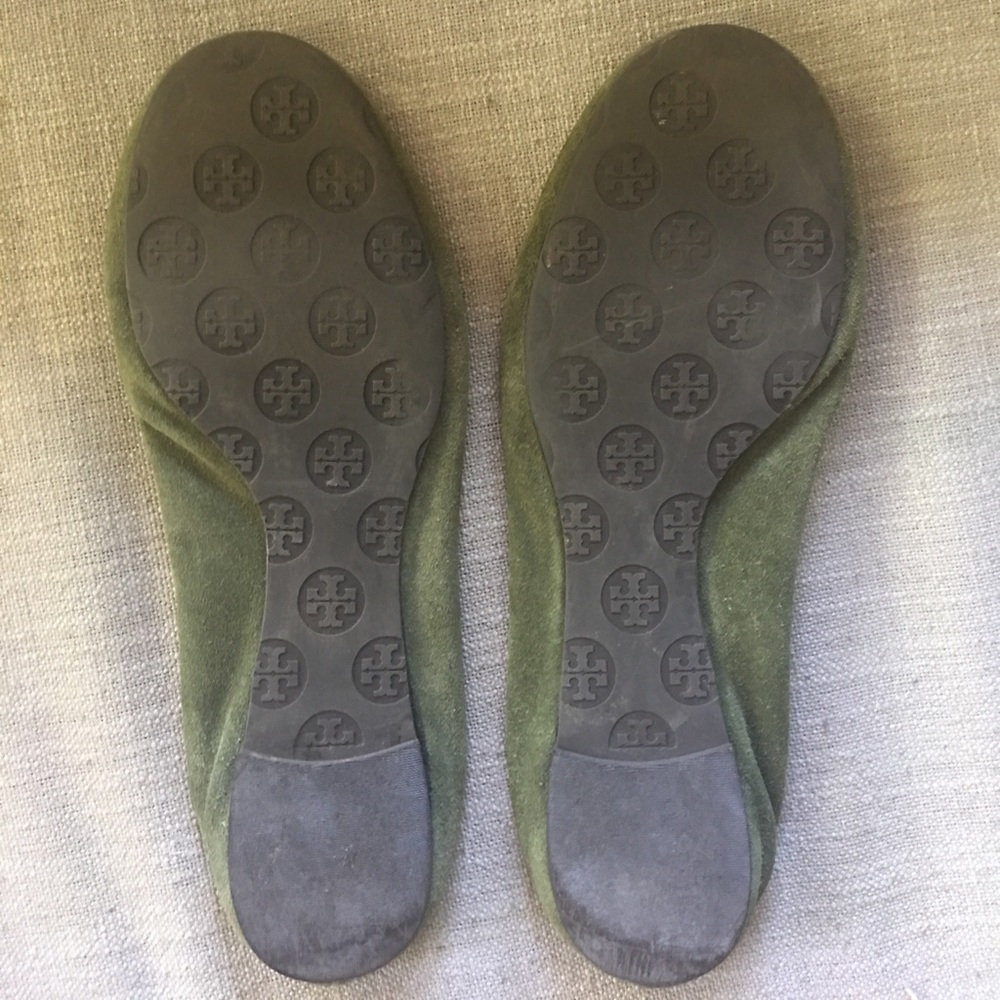 Tory Burch Reva Olive Suede Logo Ballet Flats - Picture 2 of 8